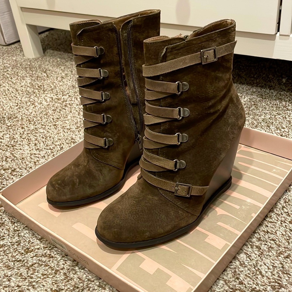 BCBG Kadeer boots size 7.5